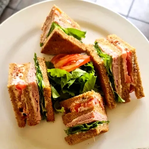 Ciao Bella Brunch Club Sandwich 